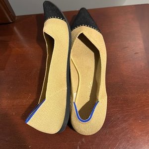 2 tone Rothy flats size 10